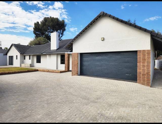 4 BEDROOM HOUSE FOR SALE IN BRACKENHURST